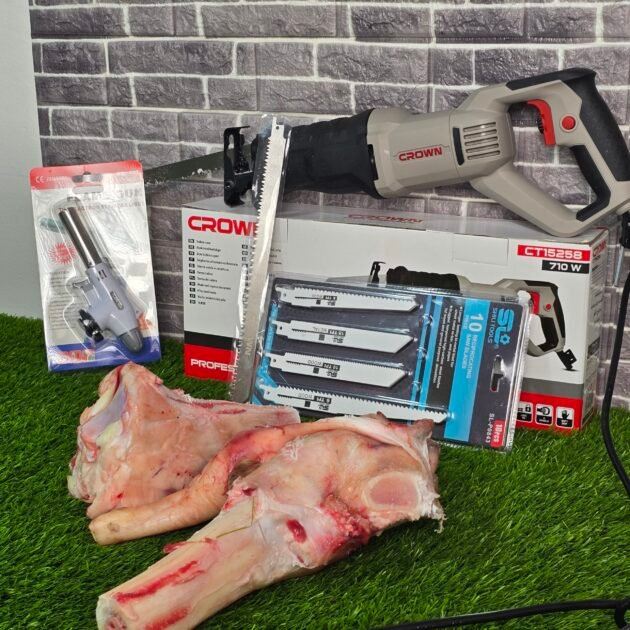 منشار اللحم كراون